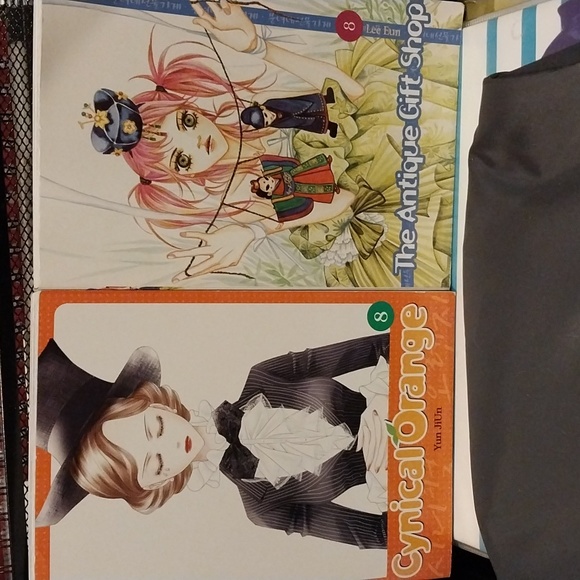 Tsubasa vol 1 and 6, Cynical Orange volume 8, The Antique Gift shop volume 8 - Picture 3 of 3